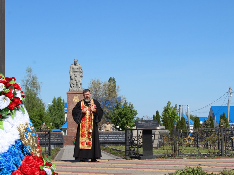 Лития по усопшим воинам.